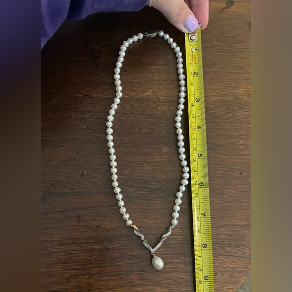Pearl Necklace - Picture 5 of 6